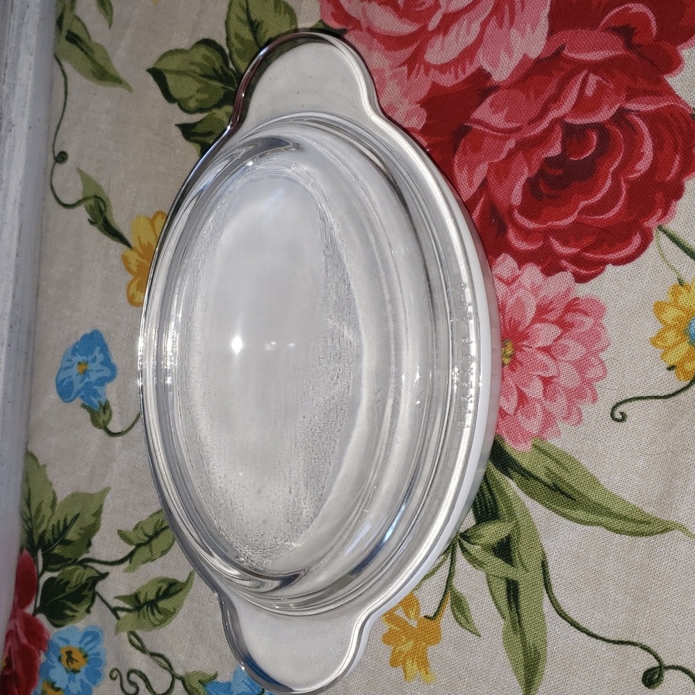 Pyrex Corning Ware Casserole Dish and Lid P-14-B 14 ounce Like New Condition